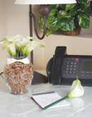 8 Calla Lilies in Glass Vase