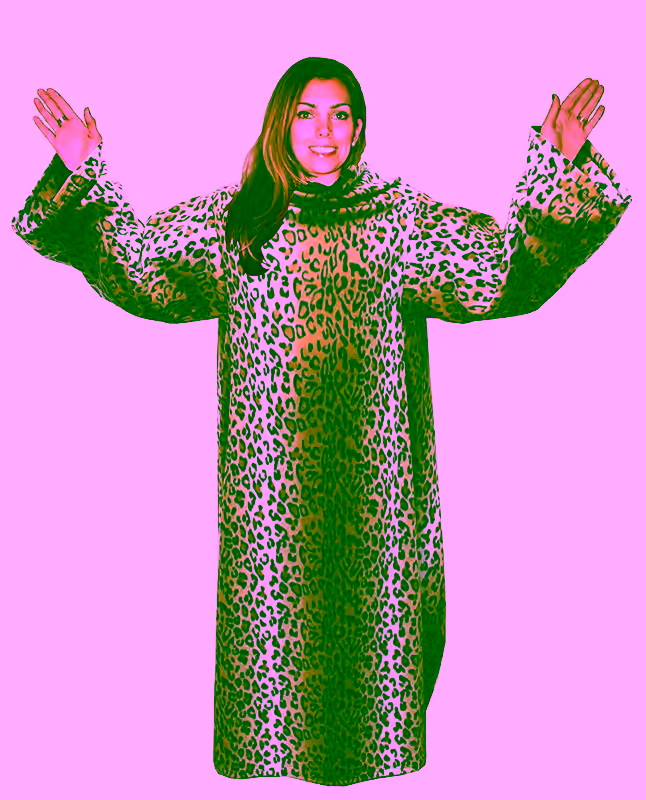 Soft Fleece Blanket With Sleeves - Cheetah